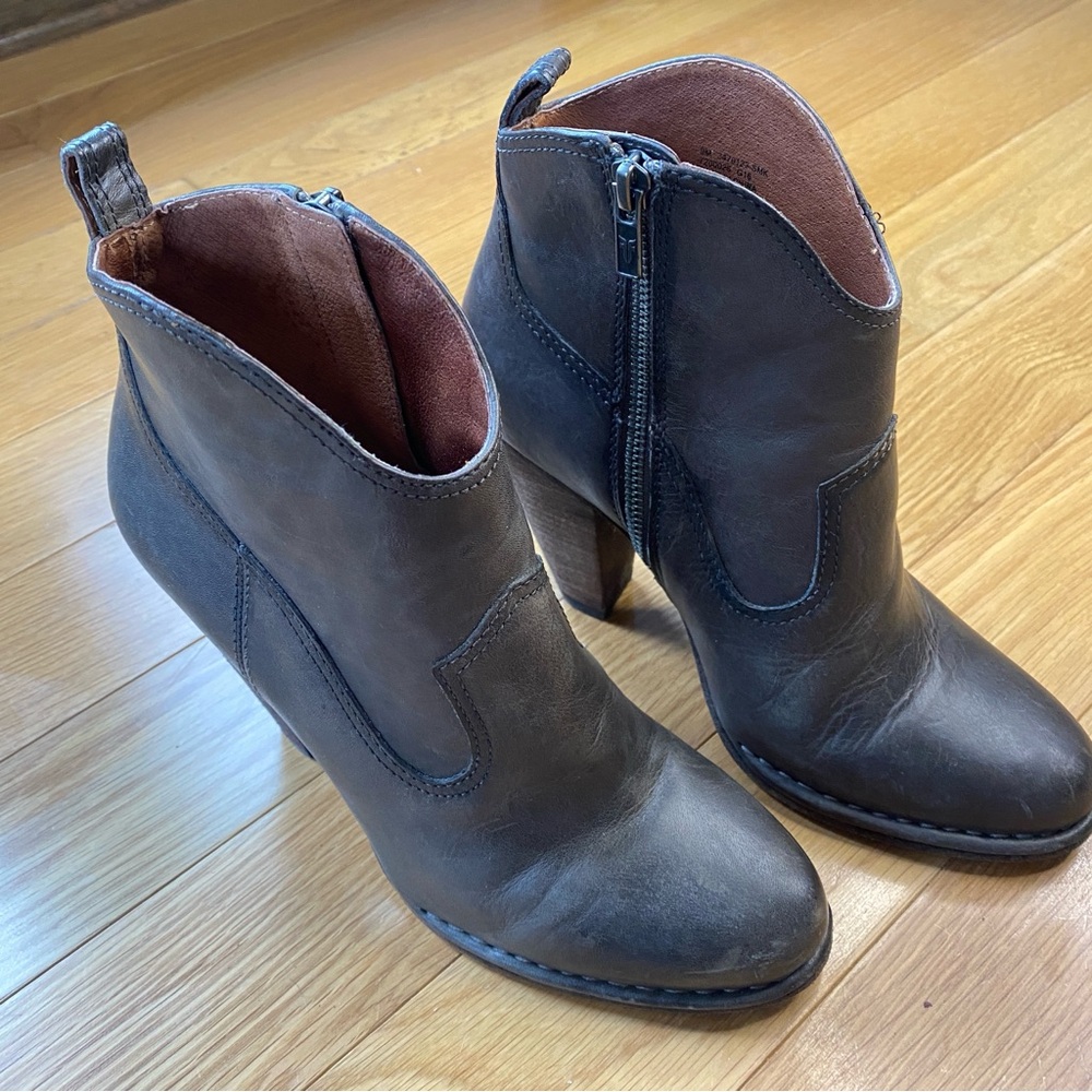 Frye Madeline Short Moto Leather Smoke Gray Ankle Bootie Women's Boots Size‎ 9 - Picture 2 of 9